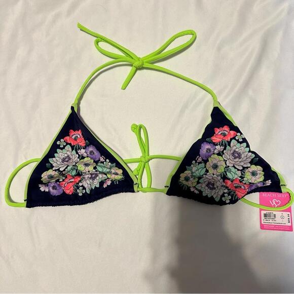 Victoria’s Secret Beach Set - Picture 8 of 8